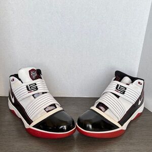 Vintage Nike LeBron Zoom Soldier 3 POP Sneakers